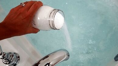 Soda bath for a member of a member