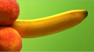 Adult member using the example of a banana